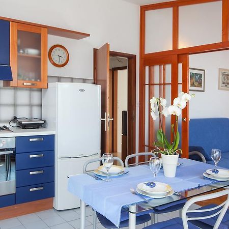Apartments Teo Podgora Rum bild