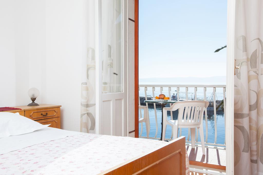 Apartments Teo Podgora Rum bild